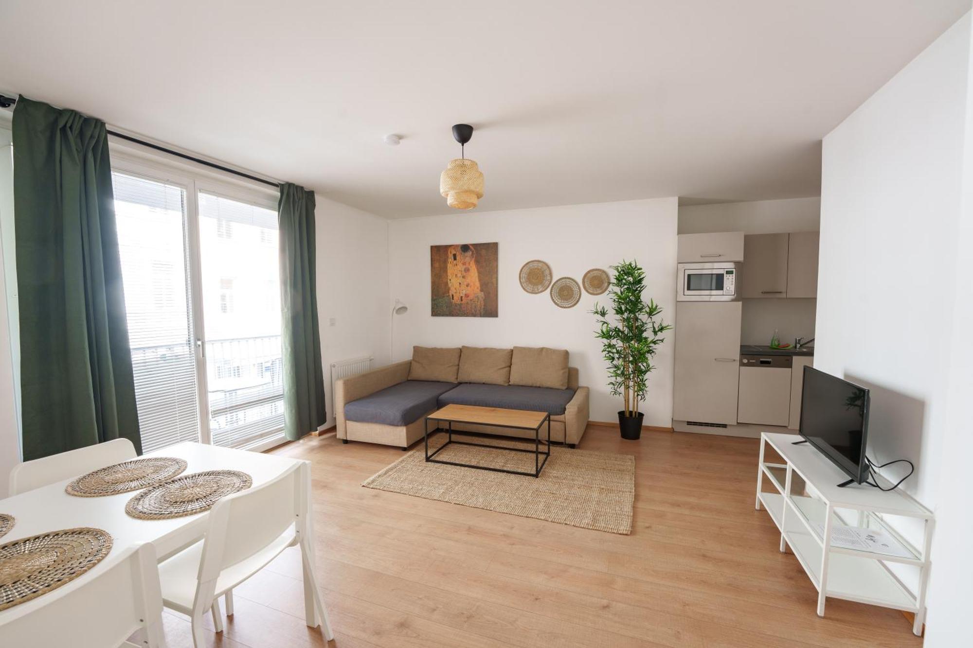 1100 Apartment *