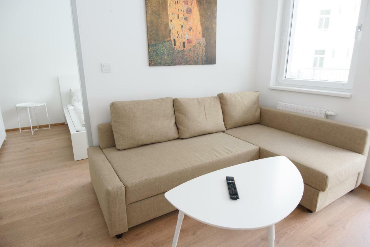 1100 Apartment *