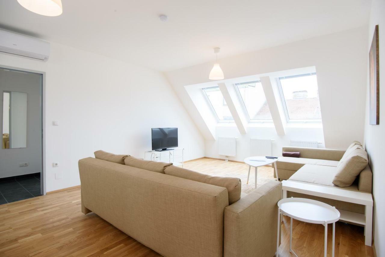 Apartment 1100