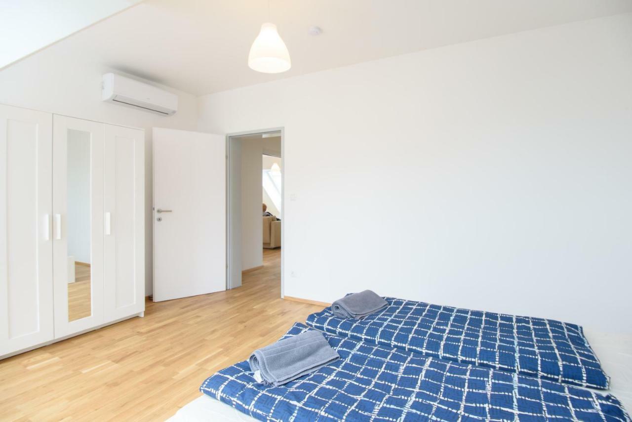 1100 Apartment